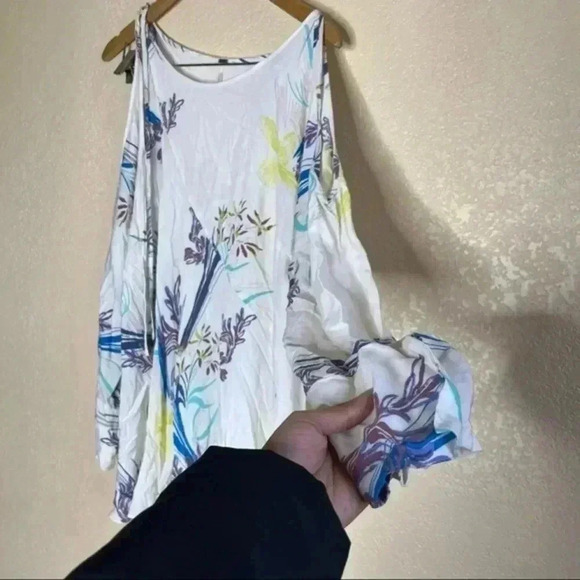 Free people white floral tunic top clear skies ivory cold shoulder flare… - Picture 6 of 12